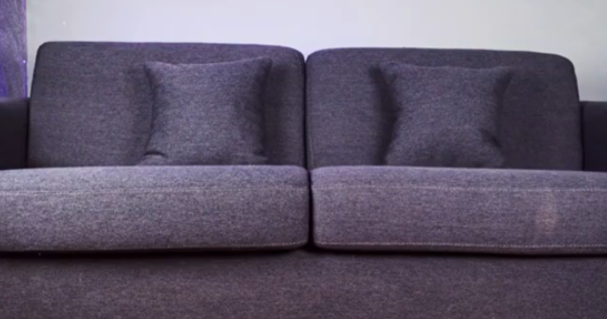 Les Robots sur le Divan — canapé